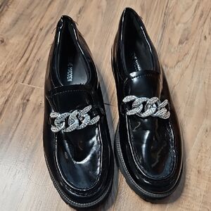 Steve Madden Black Patent Loafers with Crystal Chain Accent Size 5